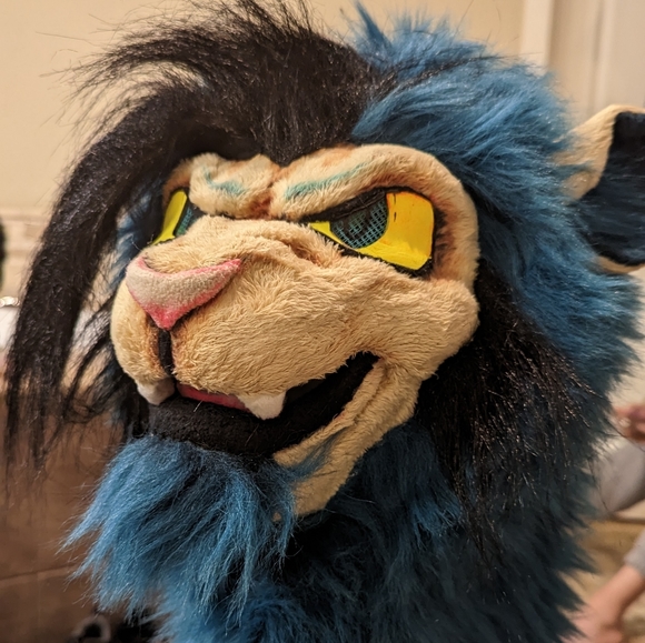 Lion Head Partial Furry - Picture 4 of 12
